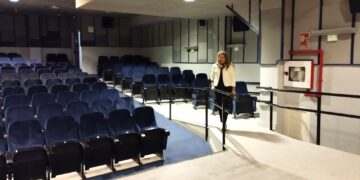 Santa Marta mejora la accesibilidad interior del Auditorio Enrique de Sena con una rampa para subir al escenario