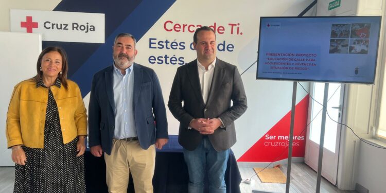 Santa Marta renueva su compromiso con Cruz Roja para seguir trabajando la ‘Educación de Calle’ con jóvenes y adolescentes vulnerables