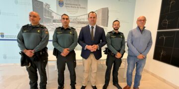 Santa Marta recibe al teniente coronel de la Guardia Civil de Salamanca