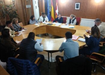 Aldeatejada aprueba el «obligado» ‘tasazo’ de la basura y crea el precio público para los servicios e instalaciones deportivas