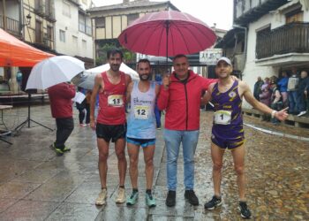 Iván Roade y Sandra Santamaría se imponen en la XI Carrera Popular de los Lagares Rupestres