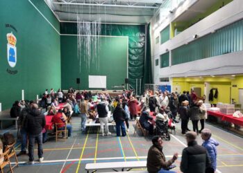 La comida popular de las Fiestas de Santa Bárbara reúne a 300 vecinos de Aldeatejada