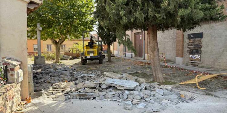 Arrancan las obras para renovar la imagen de la plaza de la Iglesia