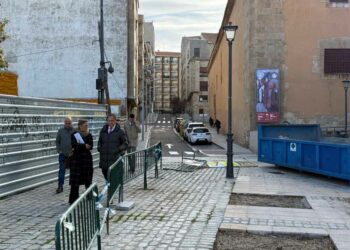 Mejora de la accesibilidad y las zonas verdes en las plazas de San Cristóbal, Bretón, San Román y Las Claras