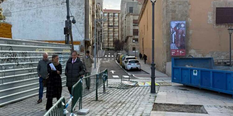 Mejora de la accesibilidad y las zonas verdes en las plazas de San Cristóbal, Bretón, San Román y Las Claras
