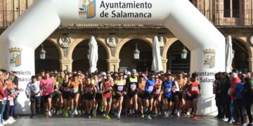 2.000 corredores se unen en contra de la violencia de género por las calles de Salamanca