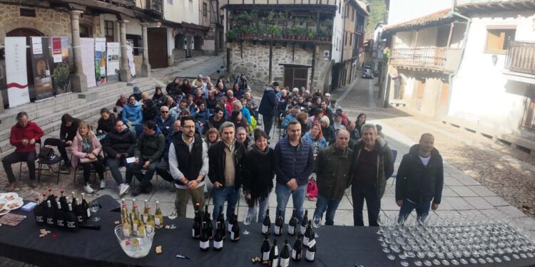 El vino, la historia y la naturaleza conquistan San Esteban de la Sierra de la mano del proyecto ‘Catando un territorio’