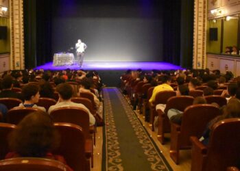 Más de 300 jóvenes aprenden sobre seguridad vial en un “impactante” road show en el Liceo: “Esta experiencia no se olvida”