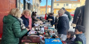 Los vecinos de Cabrerizos vuelven a mostrar su generosidad en el mercadillo solidario de la Asociación de Mujeres