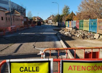 Carbajosa invierte 120.000 euros para transformar la calle Villares en una vía accesible, con adoquinado y zonas verdes
