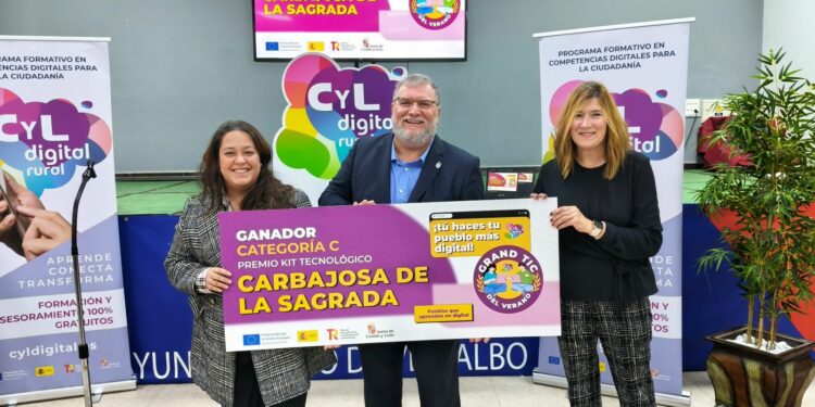 CyL Digital premia a Carbajosa por impulsar la formación de los vecinos en nuevas tecnologías