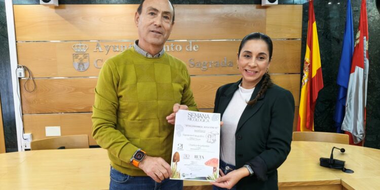 La Semana Micológica de Carbajosa incluye charlas, exposición fotográfica y una ruta para aprender a recoger setas