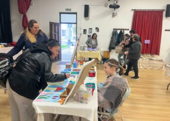 Los vecinos de Castellanos muestran su apoyo al V mercadillo solidario de Castegatos