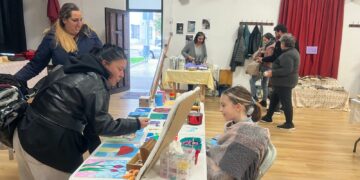 Los vecinos de Castellanos muestran su apoyo al V mercadillo solidario de Castegatos