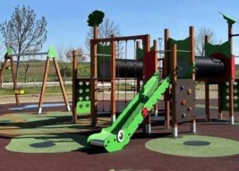 El techado de los parques infantiles, nuevos juegos y zonas para perros centran las peticiones vecinales a los presupuestos participativos de Villamayor 2026