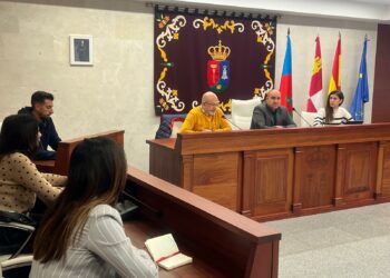 Villares aprueba la subida de las tasas de agua y basura y mantendrá el resto de tributos congelados en 2026