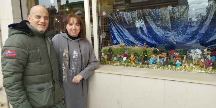 Consmaq, Floristería Azalea y Hobby Punto son los establecimientos premiados en el Concurso de Escaparates