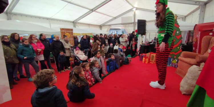 El Mercado Navideño de Santa Marta recibe la visita de Papá Noel