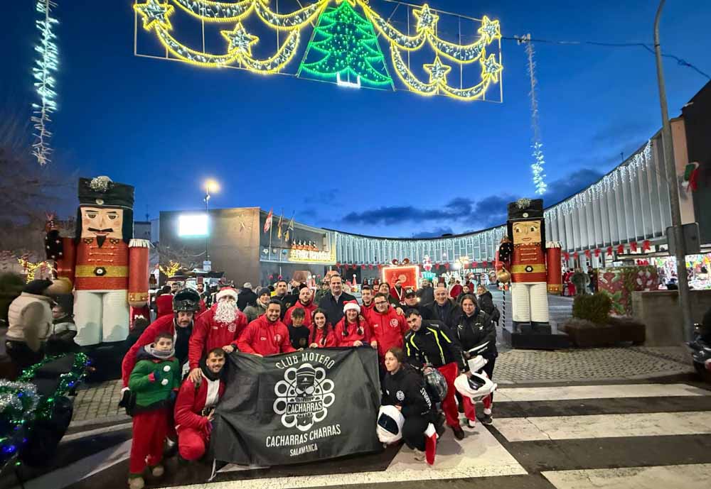 Más de 500 ‘papanoeles’ llegan en moto a Santa Marta para visitar la Villa Navideña