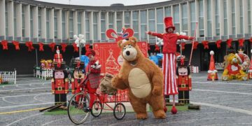 Pasacalles, pintacaras y talleres para los más pequeños en la Villa Navideña de Santa Marta