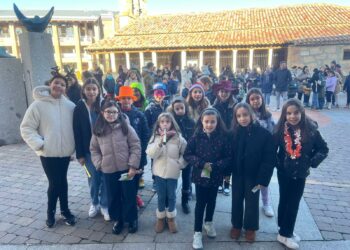 La tradicional Nochevieja infantil reúne a los niños de Carbajosa para dar la bienvenida adelantada a 2026