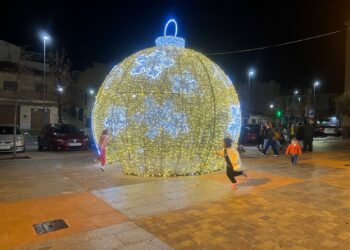 El encendido de las luces abre las puertas a la Navidad en Carbajosa
