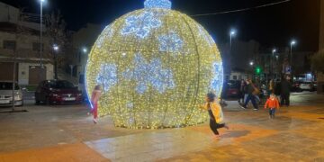 El encendido de las luces abre las puertas a la Navidad en Carbajosa