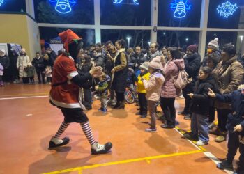 La animación musical y circense se unen a la degustación de 100 kilos de castañas asadas en Castellanos