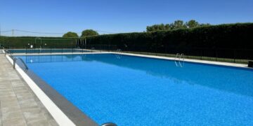 Doñinos duplicará la zona de césped de las piscinas municipales en 1.600 metros para el próximo verano