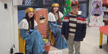 Los pajes reales recogen las cartas de los niños de Doñinos