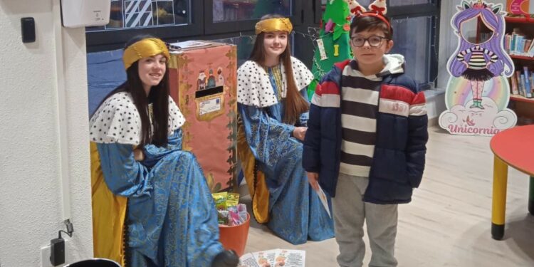 Los pajes reales recogen las cartas de los niños de Doñinos