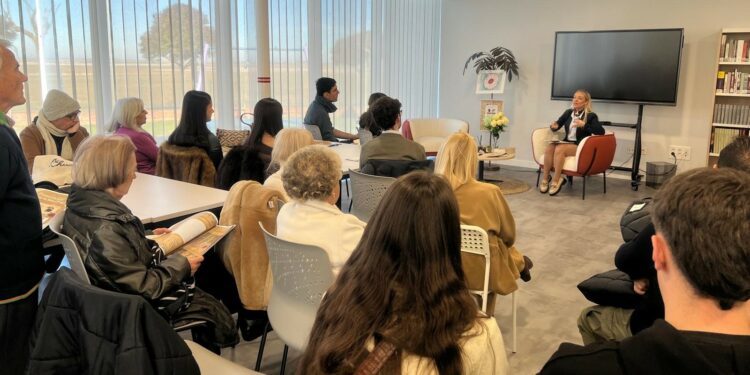 Animada jornada literaria en Monterrubio con la presentación del libro ‘Cuando no sé quién soy’