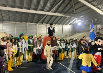 Actividades infantiles, tren turístico, pasacalles y concursos completan la actividades del III Mercado Navideño en Carbajosa