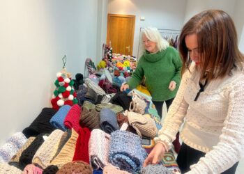 El mercadillo solidario de Tejemaneje vuelve a Villamayor para recaudar fondos para Aerscyl