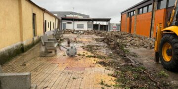 Comienzan las obras de urbanización de la plaza de acceso al Edificio Sociocultural de Doñinos