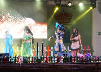 Aldeatejada disfruta de una noche de magia e ilusión con el espectáculo ‘El musical de los cuentos’