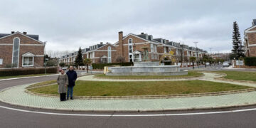 Renovación de luminarias, redes de abastecimiento y pavimentación en urbanización La Fontana