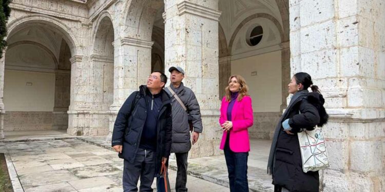Una productora taiwanesa visita Salamanca buscando localizaciones para el programa ‘What a trip’