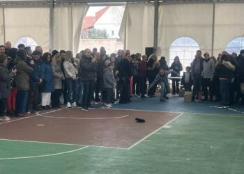 Más de 200 participantes avalan el éxito del concurso de lanzamiento de boina en Cabrerizos