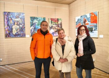 La exposición de pintura de Mª Luz Martín ofrece en Carbajosa una visión diferente de lugares cotidianos