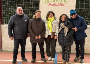 La jornada matancera de Carrascal de Barregas desafía al intenso frío con la degustación de la probadura
