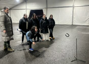 Cultura y ocio con el concurso de lanzamiento de herradura inician Las Candelas en Villamayor