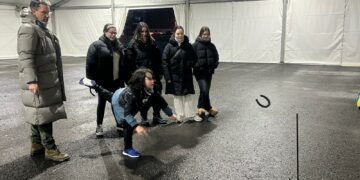 Cultura y ocio con el concurso de lanzamiento de herradura inician Las Candelas en Villamayor