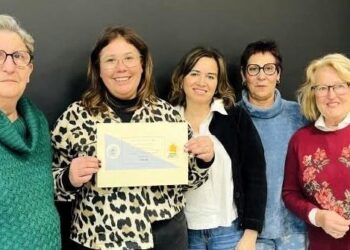 Tejemaneje entrega a Aerscyl la recaudación del mercadillo solidario de Navidad
