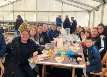 Animación y buen ambiente en Villamayor para degustar más de 1.500 raciones de chichas con huevo