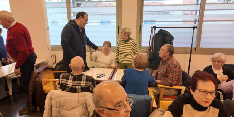 Más de un centenar de mayores participan en el bingo y el baile de las Fiestas de San Blas