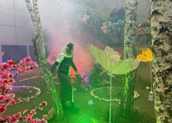 Las hadas, los duendes y los gnomos enseñan el mundo secreto y oculto del bosque encantado en Santa Marta