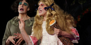 Los alumnos del Torrente Ballester y el Calisto y Melibea disfrutan del teatro cómico de MDM Producciones