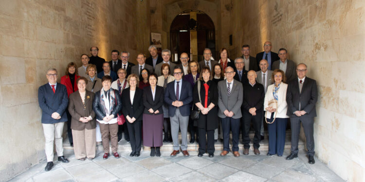 La USAL rinde homenaje a una treintena de profesores que se jubilan durante este curso