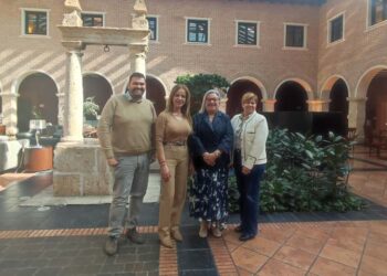 Silvia Clemente se reúne con representantes de la Federación de Autismo de Castilla y León